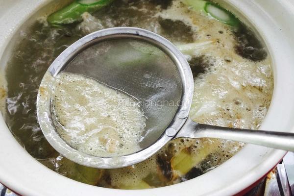 莲藕排骨汤的做法图解8