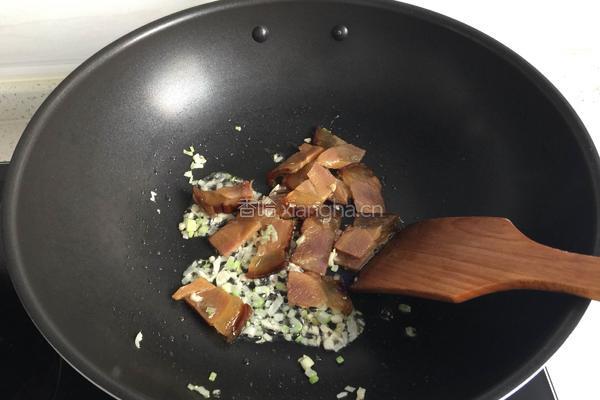 荷兰豆炒腊肉的做法图解5