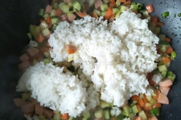 蛋炒饭（五颜六色蛋炒饭）的做法图解7