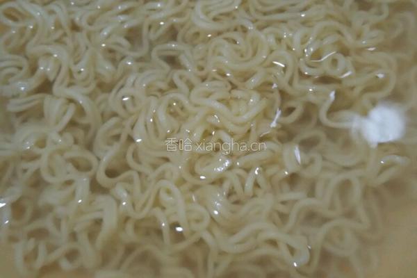 炒面加点米饭的做法图解2