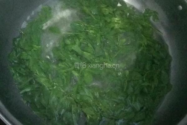 苜蓿鸡蛋饼的做法图解2