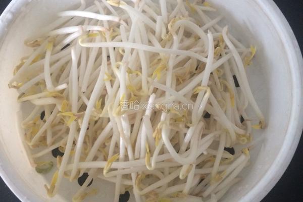 牛肉丝炒豆芽的做法图解2