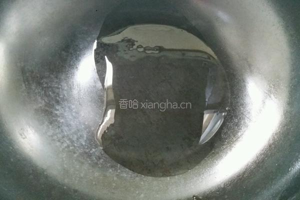 家常五花肉炒蒜芯的做法图解4