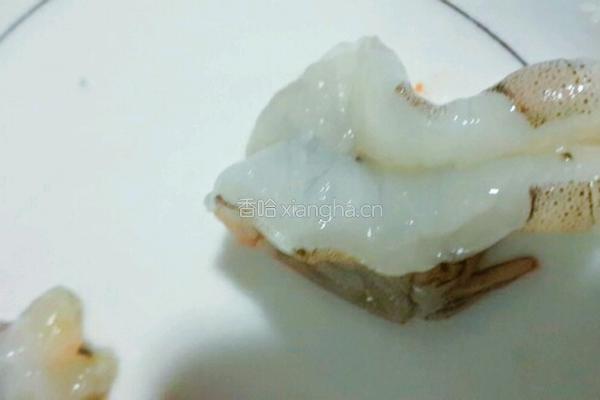 西芹虾球的做法图解1