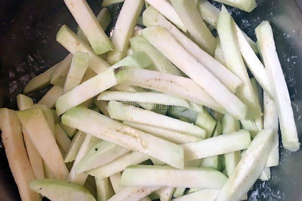 鱼香茄子的做法图解1