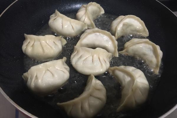 抱蛋煎饺的做法图解5
