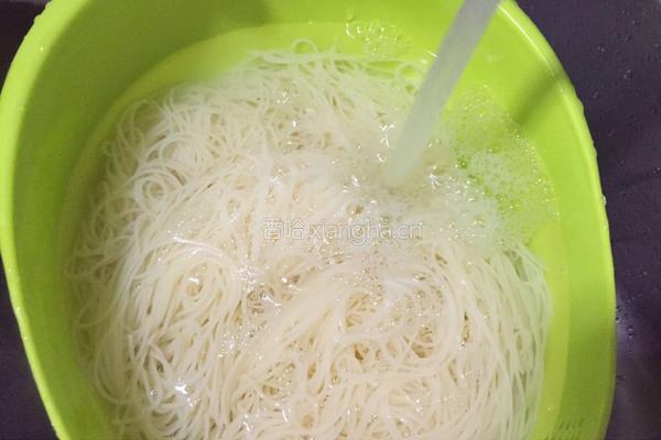 牛肉甘筍意大利面的做法图解5