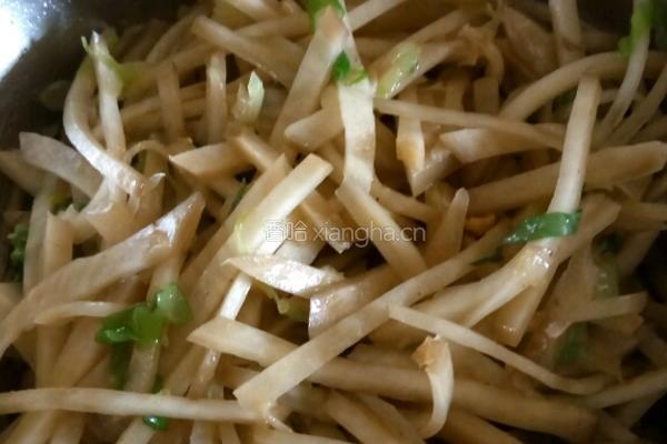 芥菜嘎哒炒肉的做法图解2