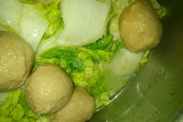 白菜肉丸汤的做法图解3