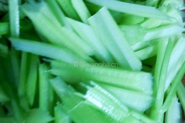芹菜猪肉炖粉条的做法图解2