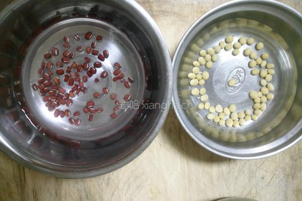 红豆小米豆浆的做法图解2