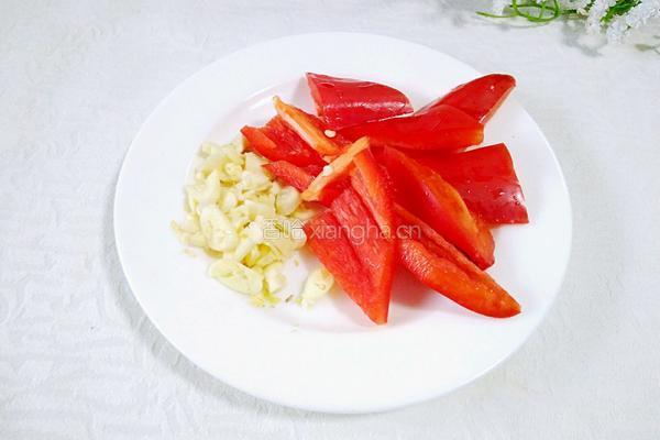 木耳香菇炒黄瓜的做法图解4