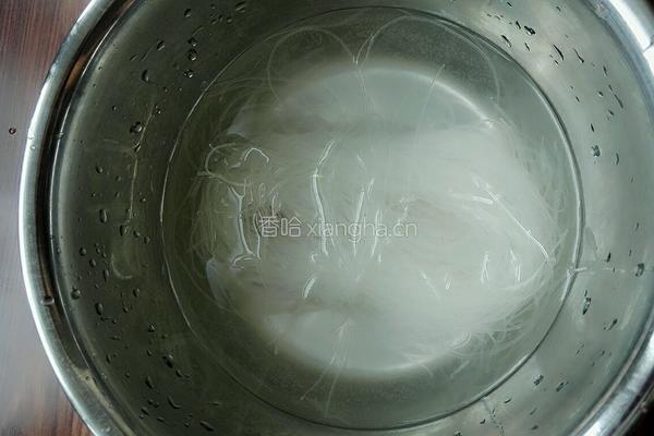 蒜蓉粉丝娃娃菜的做法图解2