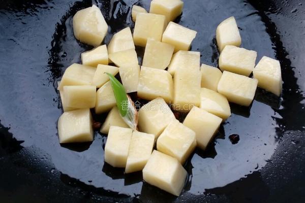 土豆黄瓜丁的做法图解3