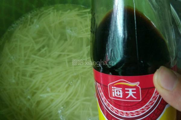红萝卜炒土豆的做法图解2