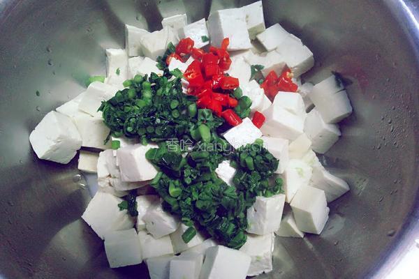 香椿拌豆腐的做法图解7