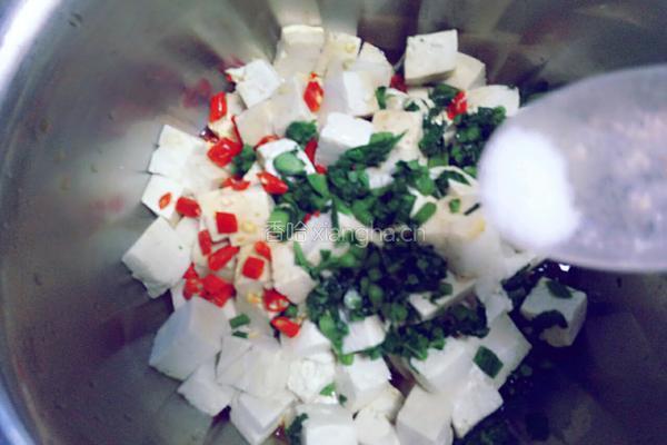香椿拌豆腐的做法图解10