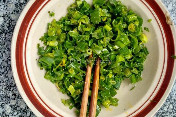 葱油饼的做法图解1