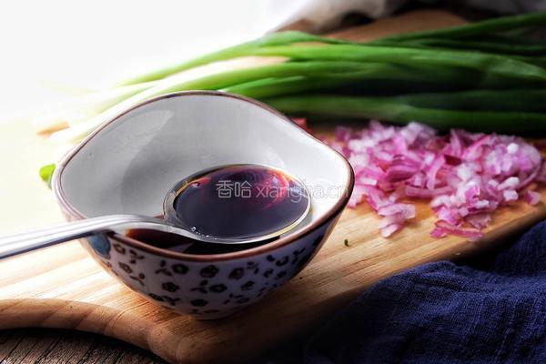 十分钟无油又过瘾的 香辣酱油炒饭/拌饭的做法图解2