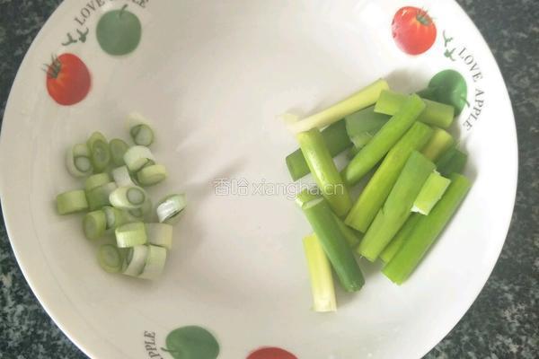 葱油拌面的做法图解1