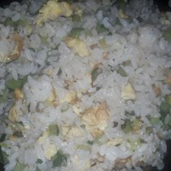 黄瓜蛋炒饭的做法[图]