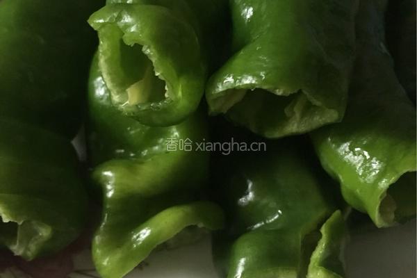 油爆辣椒塞肉的做法图解1