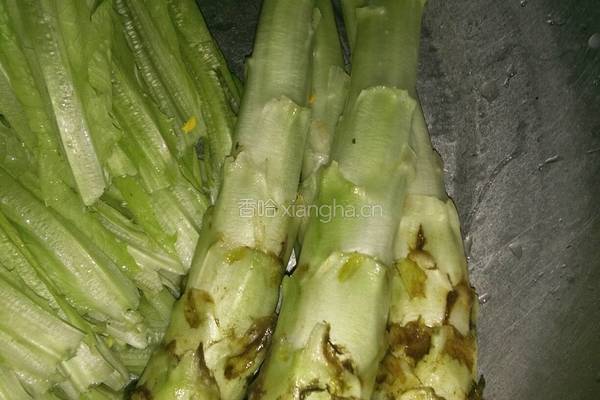 腊肉炒莴笋的做法图解2