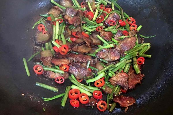 野芹菜炒腊肉的做法图解8