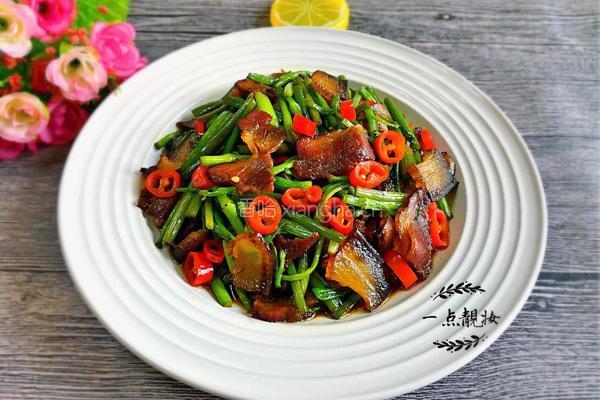 野芹菜炒腊肉的做法图解9