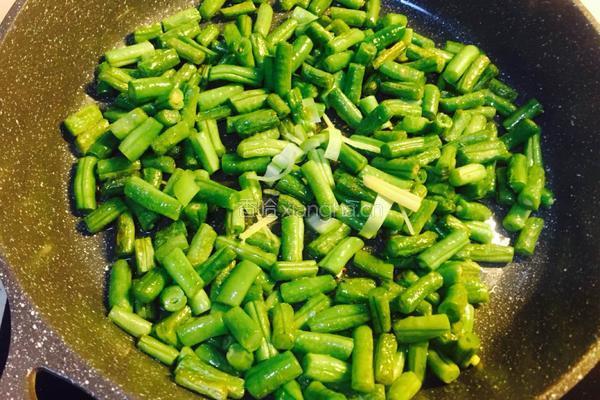 三巴酱炒四季豆的做法图解6