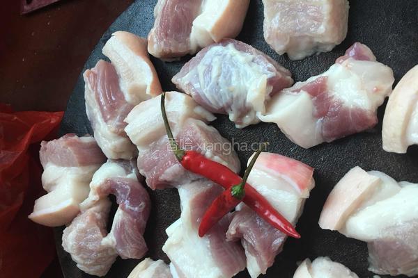 红烧肉焖春笋的做法图解6