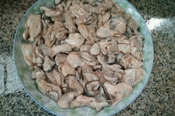 蒜蓉牡蛎蒸粉丝的做法图解2
