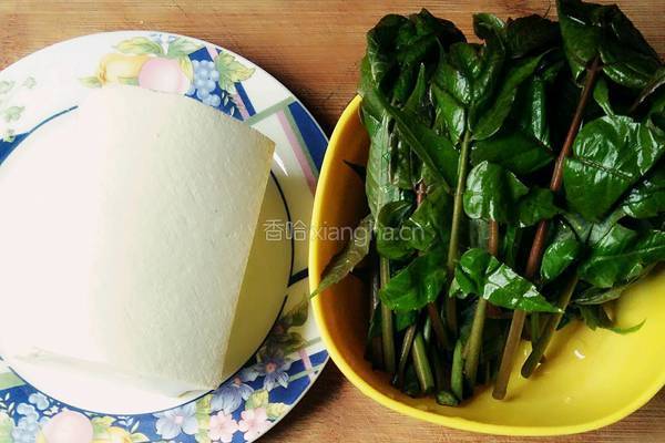 香椿拌豆腐的做法图解1