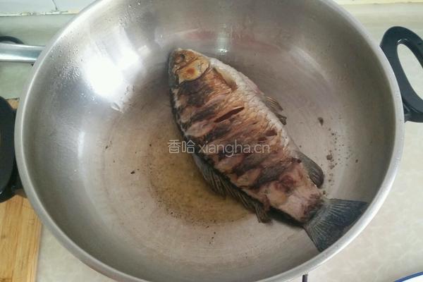 酱焖鲫鱼的做法图解4