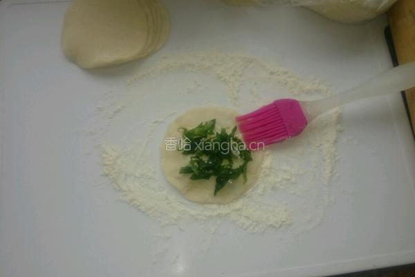 葱花油饼（懒人做法）的做法图解2