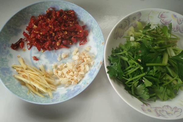 芹菜炒牛肉的做法图解3