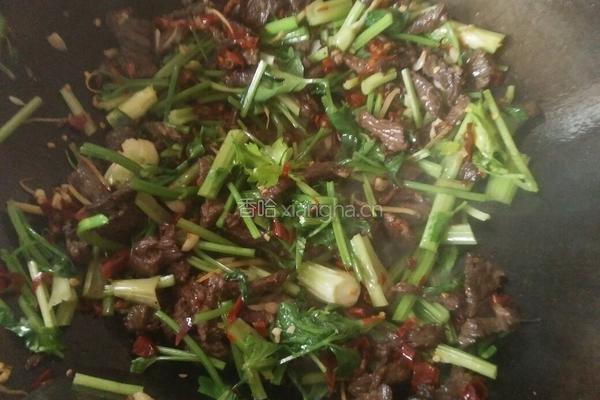 芹菜炒牛肉的做法图解9
