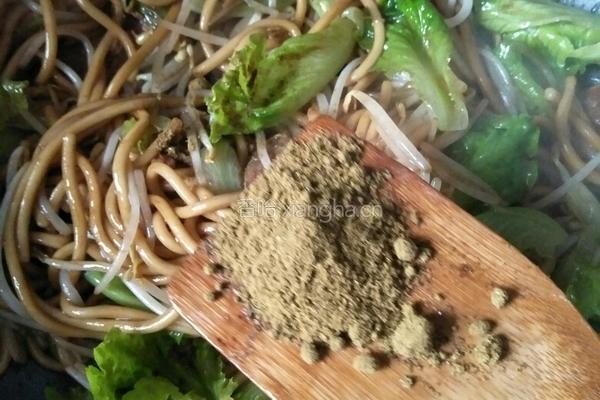 香肠孜然炒面的做法图解8