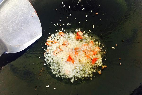 香椿肉末炒土豆泥的做法图解7