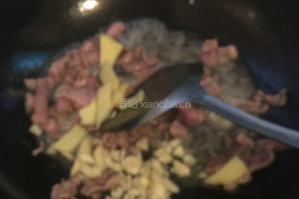 辣椒炒肉的做法图解2