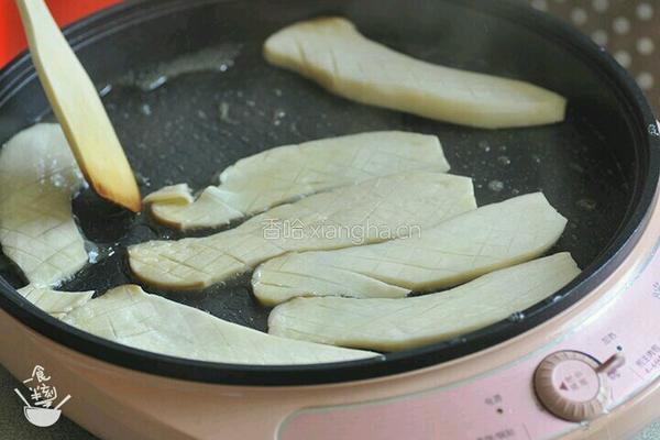 看像鱿鱼‖香煎杏鲍菇的做法图解6