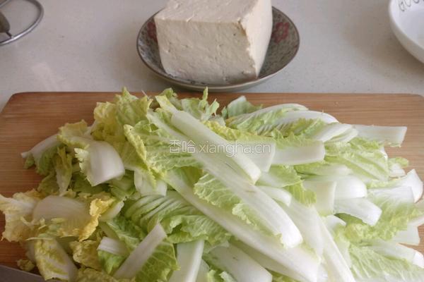 娃娃菜海鲜豆腐汤的做法图解1