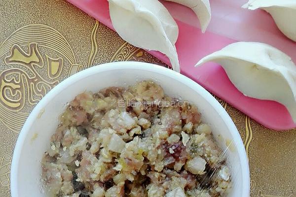 酸菜猪肉馅饺子的做法图解9