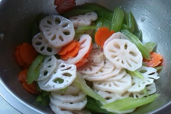  椒油炝时蔬的做法图解5