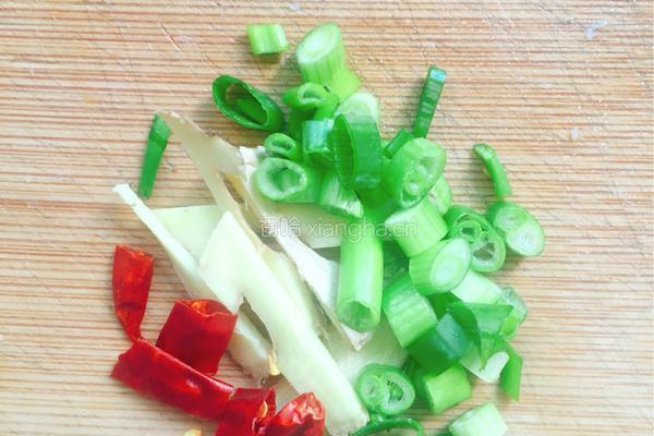 黄豆芽炒肉的做法图解4
