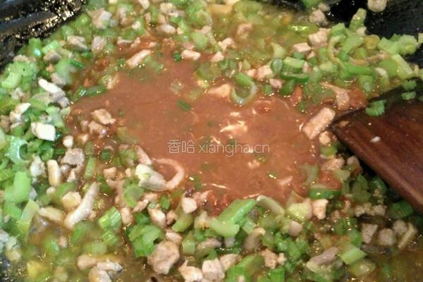 芹菜肉酱卤的做法图解7