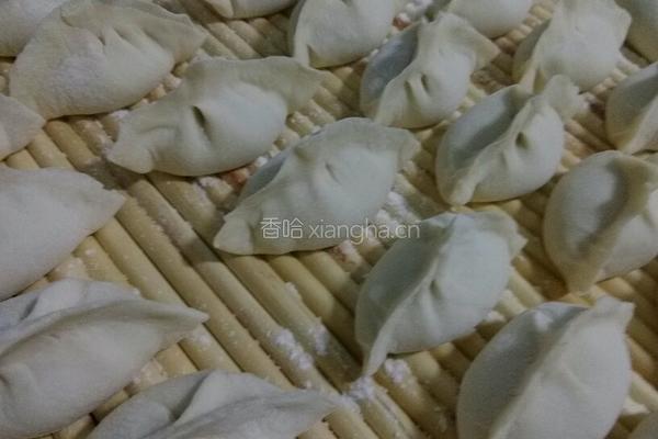 西红柿猪肉水饺的做法图解5