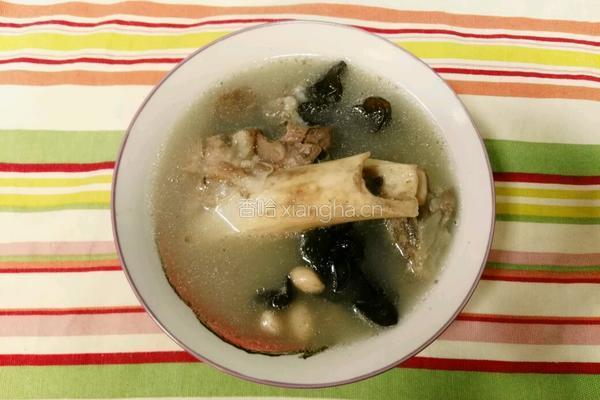 黑木耳 花生大骨汤的做法图解5