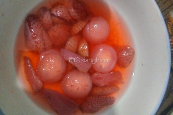 草莓饮品的做法图解3