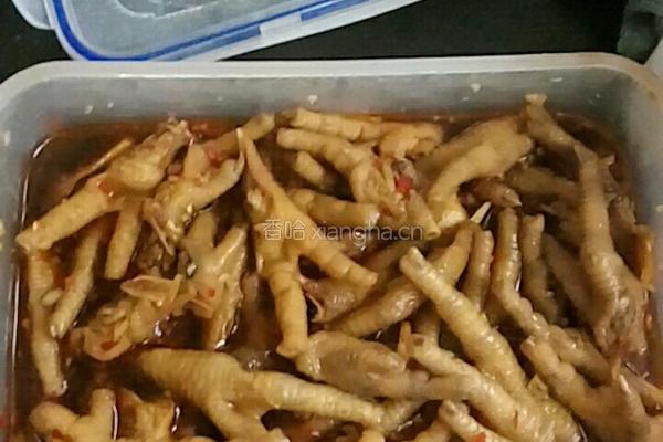 蒜香辣鸡爪的做法图解9
